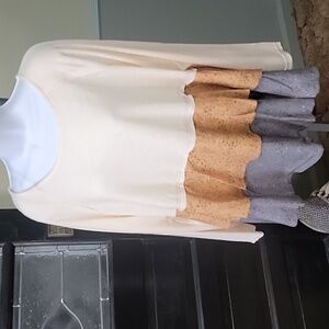 #02  NWT Davi&Dani Cream Long Sleeve Knit Top Floral Tiers Woman Size 1XL